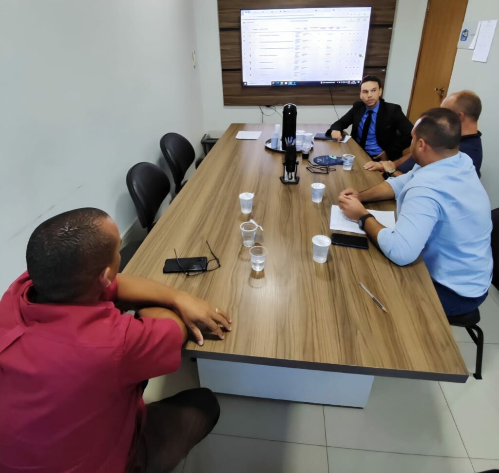 Comissão de Orçamento e Finanças analisa projetos e emite parecer favorável a propostas em reunião na Câmara de Sarandi